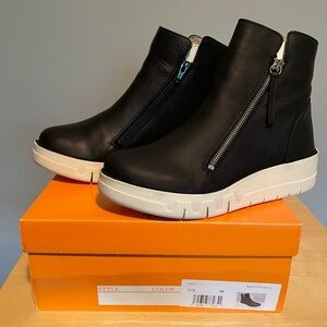 Miz Mooz Black Leather Ankle Boots with White Soles New sz 8.5